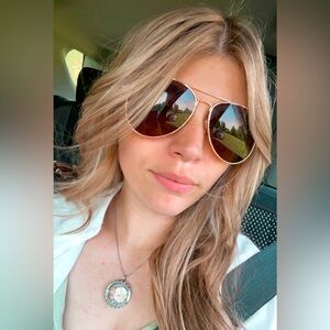 Meet your Posher, Ariana